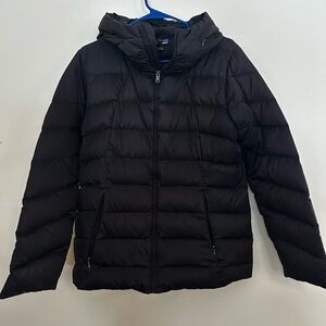 Patagonia women’s down puffer with zip up hood size large